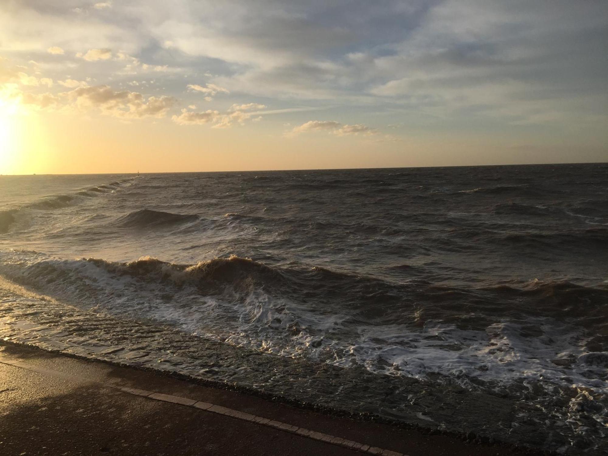 A Wave From It All Great Clacton Eksteriør billede